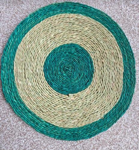 Round woven placemats - woven, 4-pack
